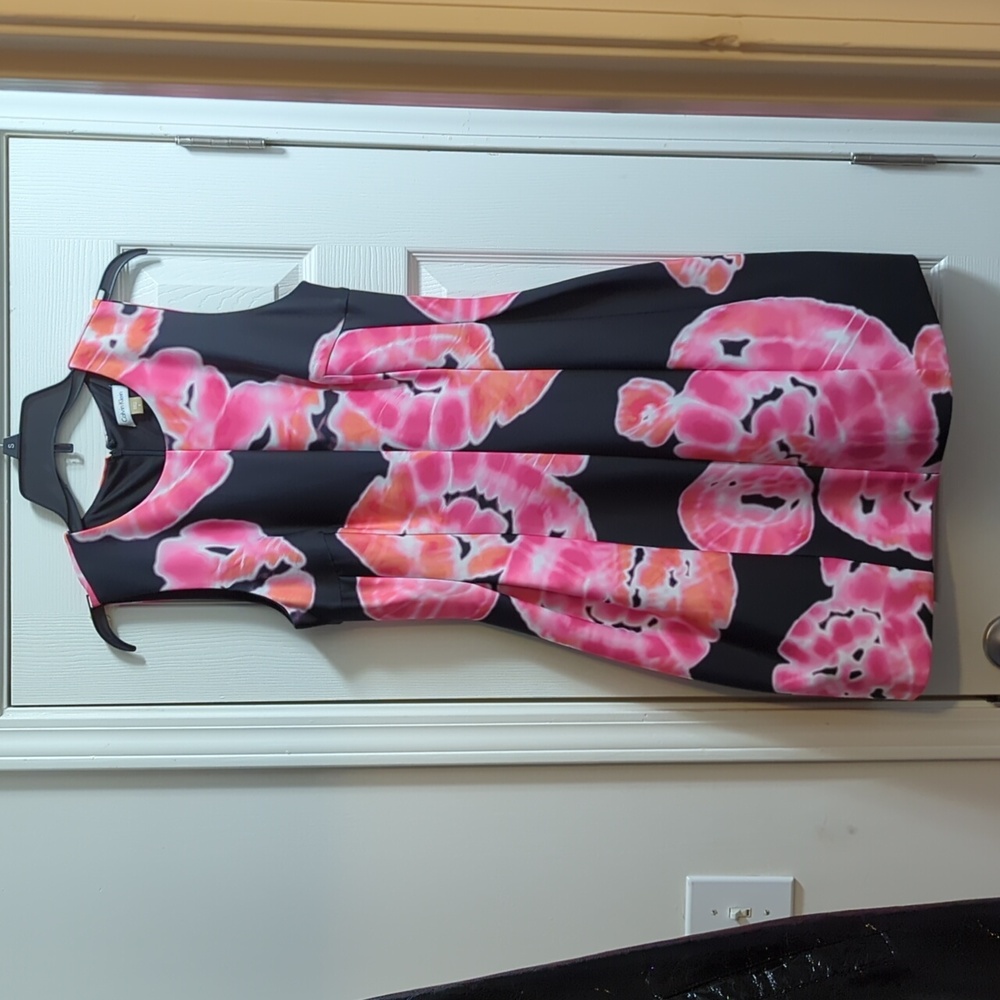 Calvin Klein Floral Size 8